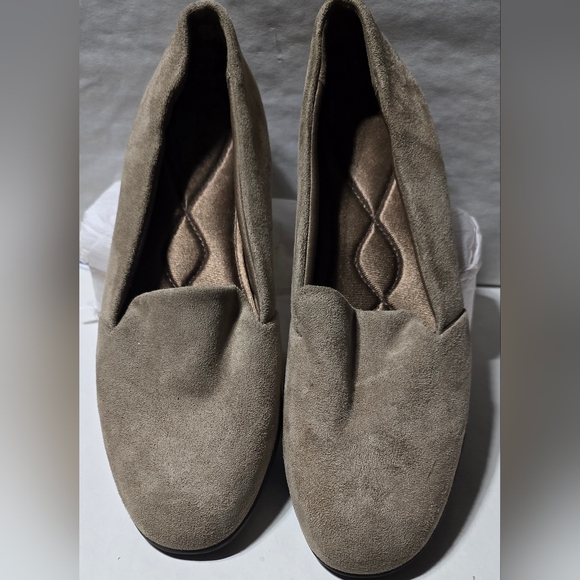 BareTraps Size 10M Janine Womens Tan Flats Memory Foam Slip On Comfort Shoes - Picture 2 of 5